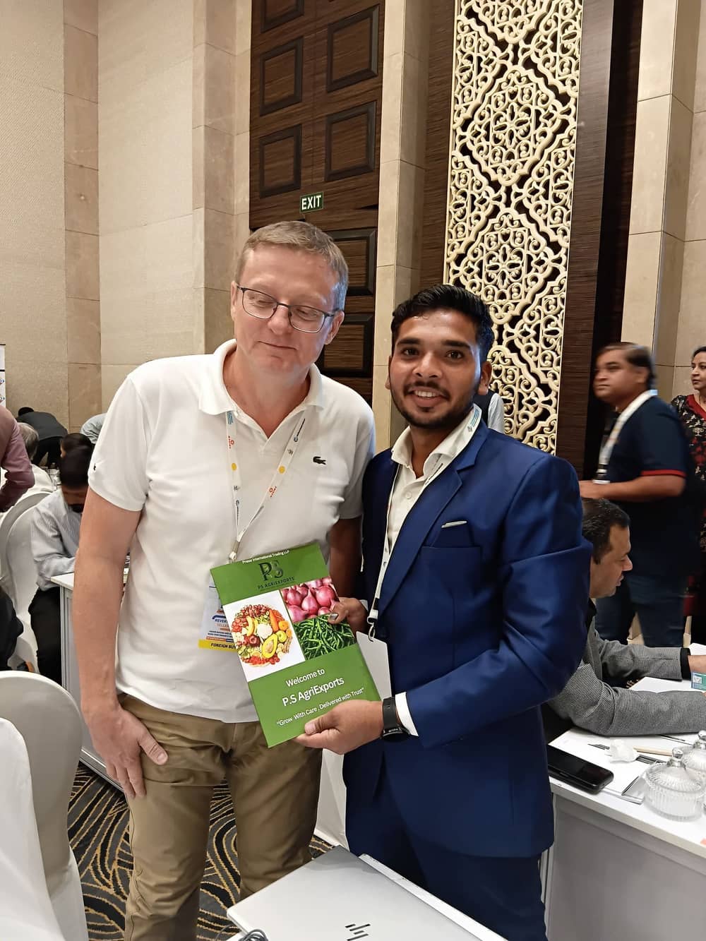 P.S AgriExports team with an international produce buyer — photo 1