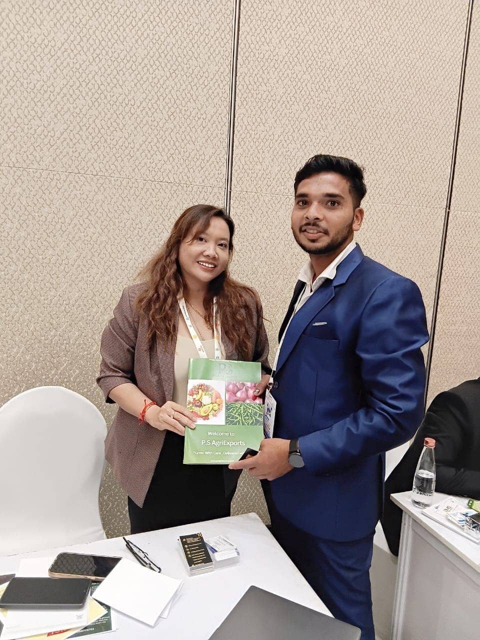 P.S AgriExports team with an international produce buyer — photo 8