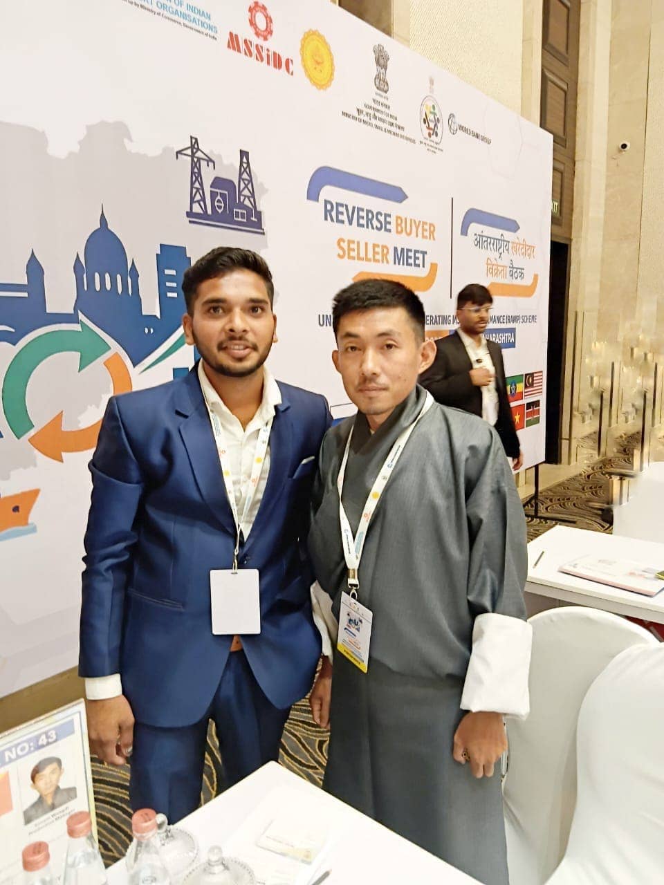 P.S AgriExports team with an international produce buyer — photo 9