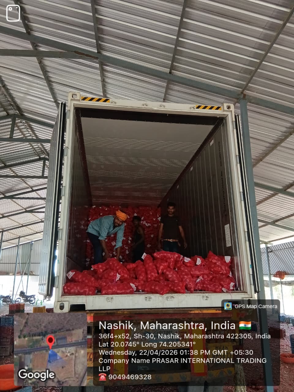 P.S AgriExports packhouse — produce grading, packing, and container loading — photo 5