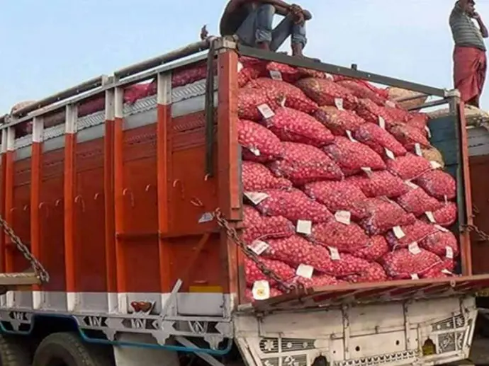 onion truck loading